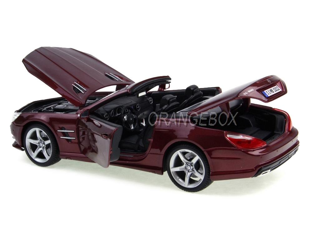Mercedes Benz SL 500 Convertible 2012 1:18 Maisto Bordo - 20 anos